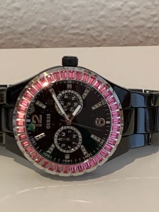 Reloj Guess Negro con Bisel Rosa