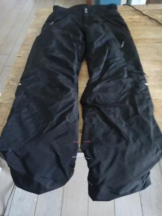 Salopette da sci nera