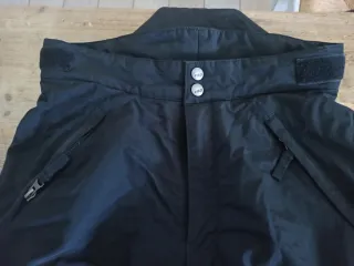 Salopette da sci nera