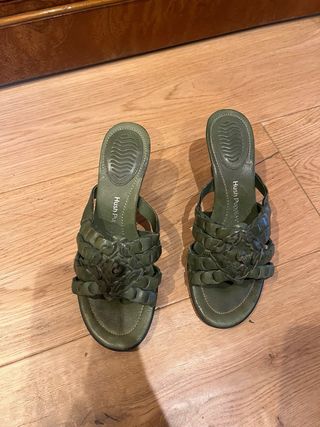 Sandalias tacón Hush Puppies verde