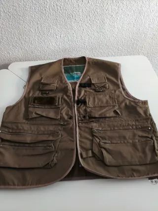 Chaleco de pesca a estrenar.
Talla M,  64 cmx50cm