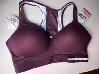 Sujetador deportivo marca DIM