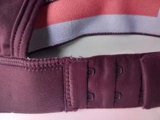 Sujetador deportivo marca DIM