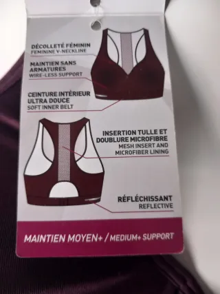 Sujetador deportivo marca DIM