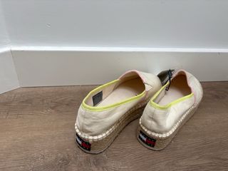 Alpargatas Tommy Hilfiger Beige y Rosa