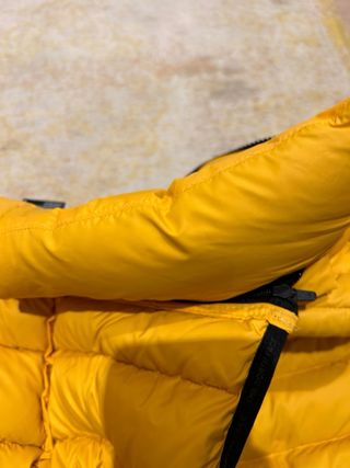 plumas estilo north face  Hombre Amarilla