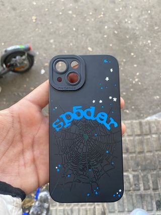 Custodia nera per iPhone 13 con motivo a ragnatela