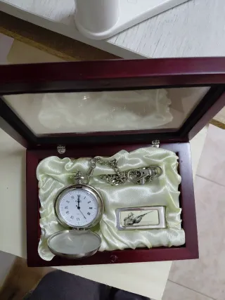 Reloj de bolsillo con corbatero
