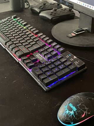 Ordenador Completo (mause y teclado de regalo)