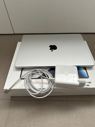 MacBook Pro M1 Pro 1TB Plata