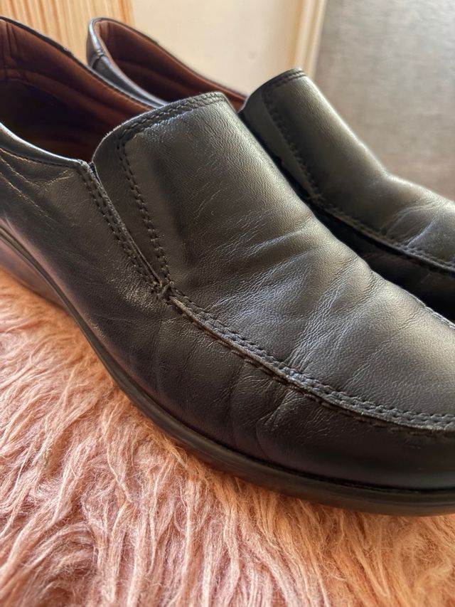 Zapatos Luisetti Negros. Talla 39 pero da + talla