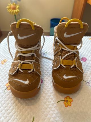Nike Air More Uptempo Marrones y Amarillas