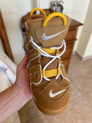 Nike Air More Uptempo Marrones y Amarillas