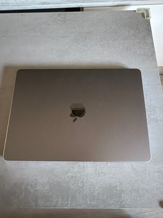 MacBook Air 13'6 2022 8GB RAM 256GB