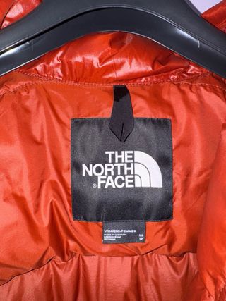 The North Face Nuptse 700 cropped jacket bordeaux