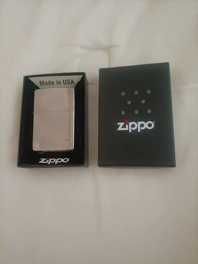 Mechero Zippo y accesorios