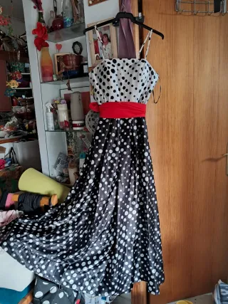 Vestido de fiesta lunares rojo