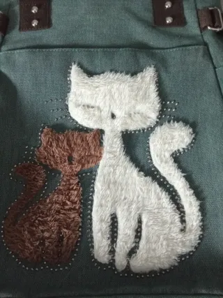Bolso vaquero con gatos bordados
