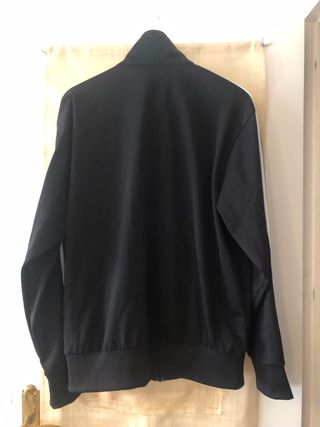 Chaqueta deportiva Adidas negra