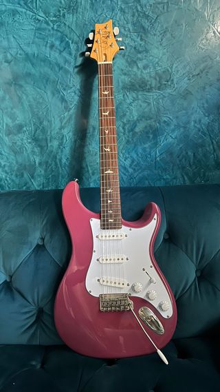 PRS SE Silversky Dragonfruit - Como Nueva