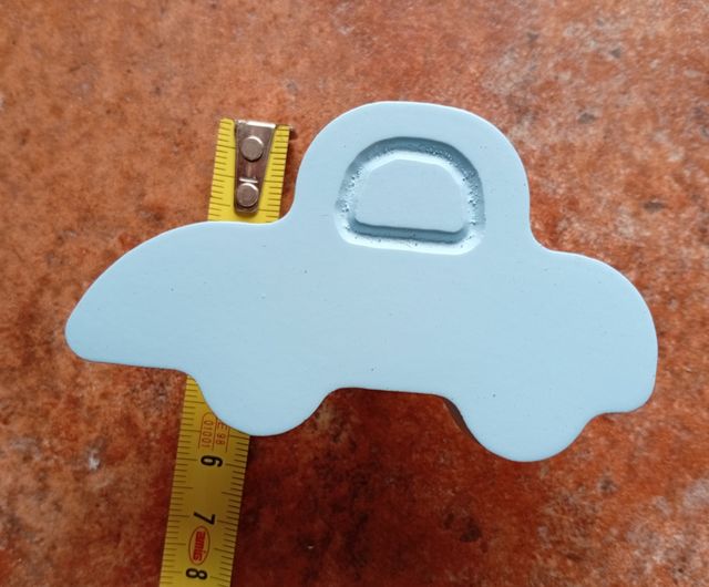 Tiradores infantiles de madera.