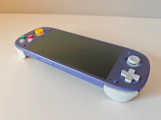 Retroid Pocket 5 con funda y grip