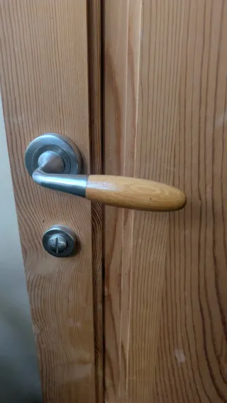 Puerta de interior de madera
