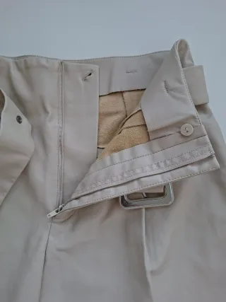 Pantalón corto polipiel beige mujer