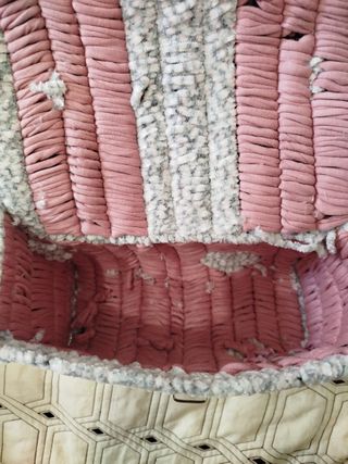 Bolso artesanal rosa y gris