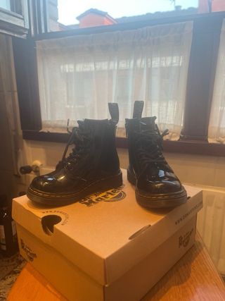 Botas Dr. Martens niña charol negras número 22