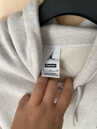 Sudadera Supreme x Jordan Gris