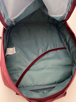 Mochila de viaje Cabin Zero roja