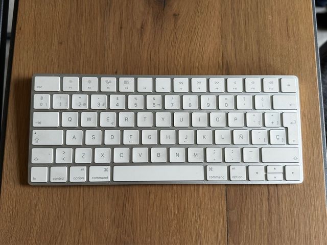 Teclado Apple Magic Keyboard Plata/Blanco