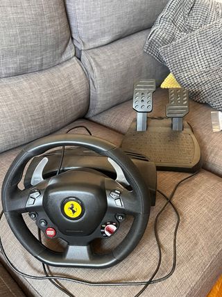 Volante Thrustmaster Ferrari 488 GTB