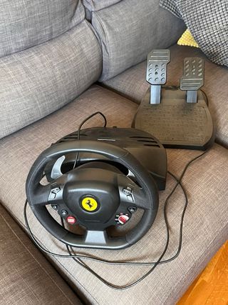 Volante Thrustmaster Ferrari 488 GTB