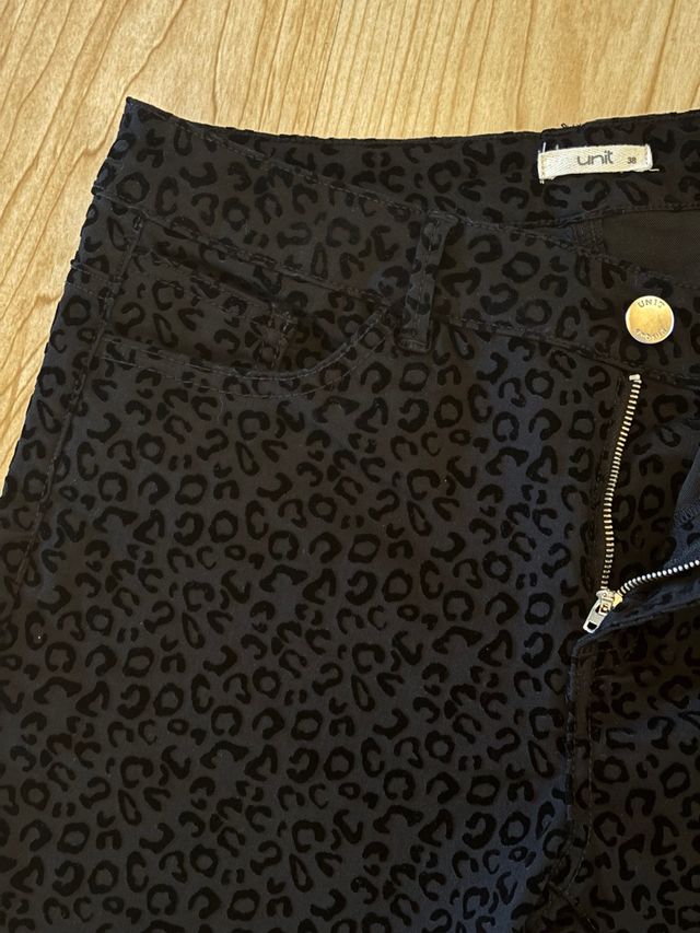 Pantalón Corte Inglés Leopardo Negro