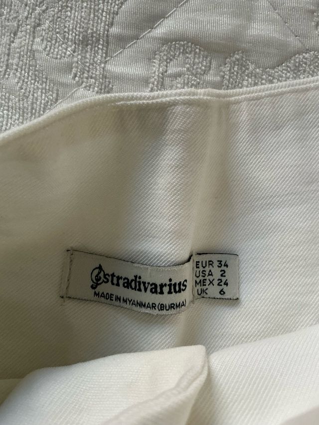 Pantalones anchos fluidos Stradivarius blancos