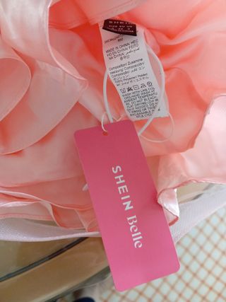 Vestido rosa y plateado con lentejuelas