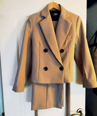 Traje Zara Beige Chaqueta y Pantalón