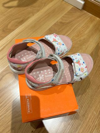 Sandalias Biomecanics Niña Talla 32 Flores