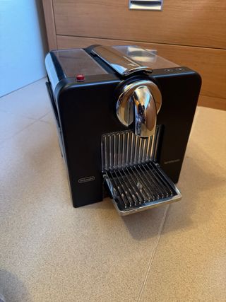 Cafetera Nespresso DeLonghi Negra
