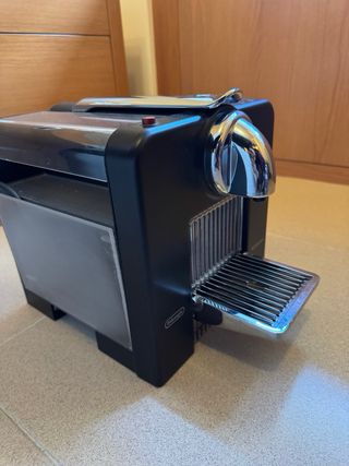 Cafetera Nespresso DeLonghi Negra