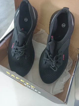 Zapatillas punta de acero negras