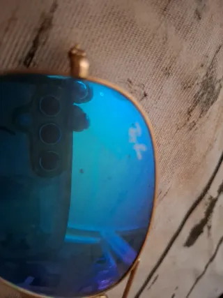 Gafas de sol aviador doradas y azules