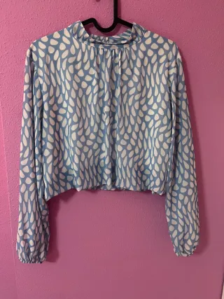 Top corto in raso stampato blu per bambini