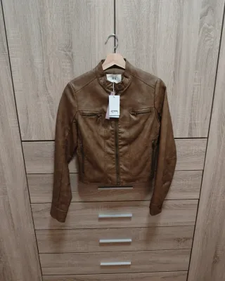 Chaqueta efecto piel marrón