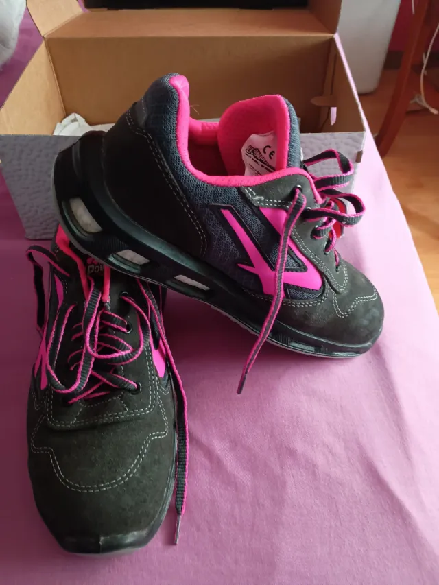 Zapatos de seguridad U-Power negros y rosas