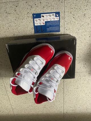 Zapatillas Jordan 11 Rojas y Blancas