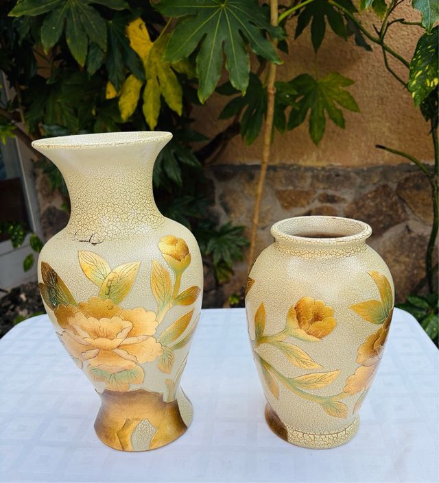 Juego de 2 jarrones de cerámica beige y oro 10e