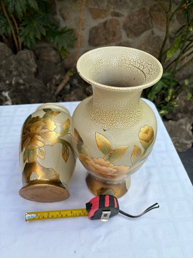 Juego de 2 jarrones de cerámica beige y oro 10e